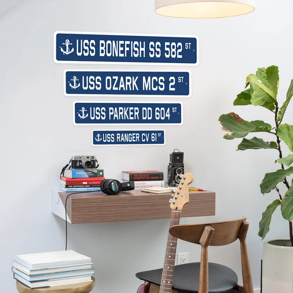 Submarine Street Sign Y895007