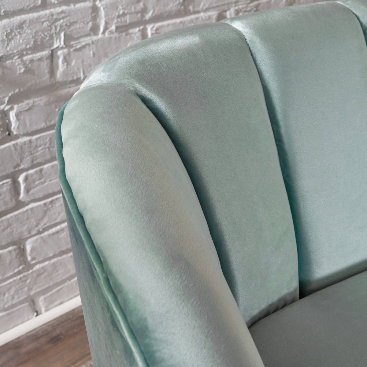 Modern Velvet Settee D18894