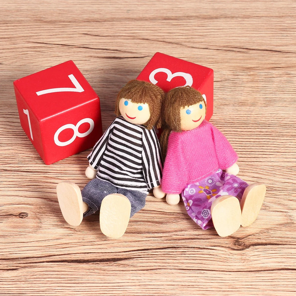 7 Pieces Wooden Dollhouse Family Set Mini People Figures N27450