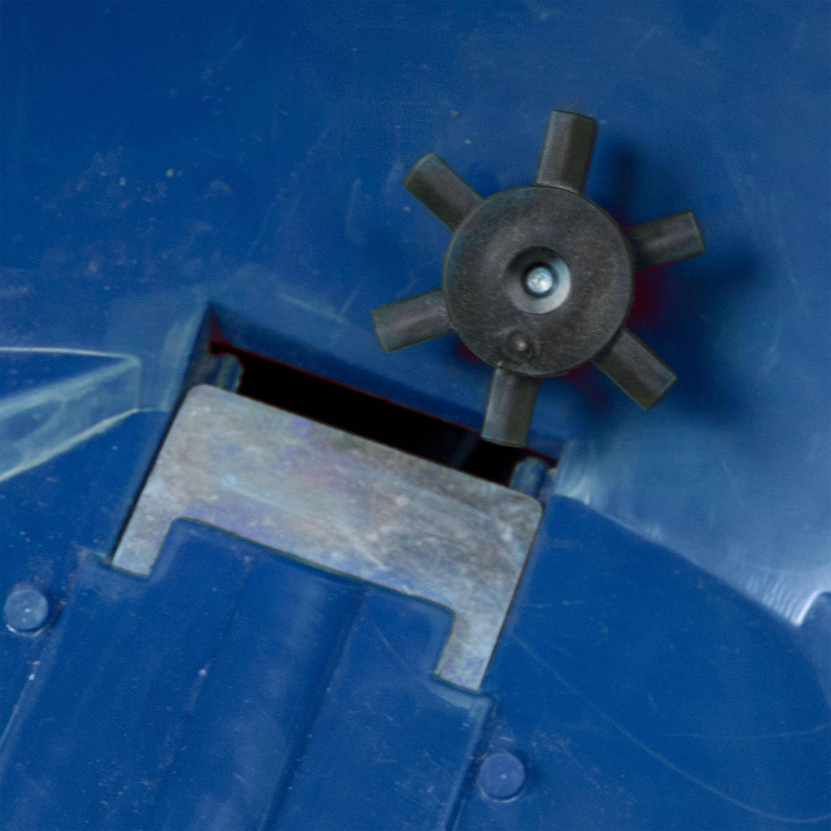 80 lb. Salt Spreader E688813