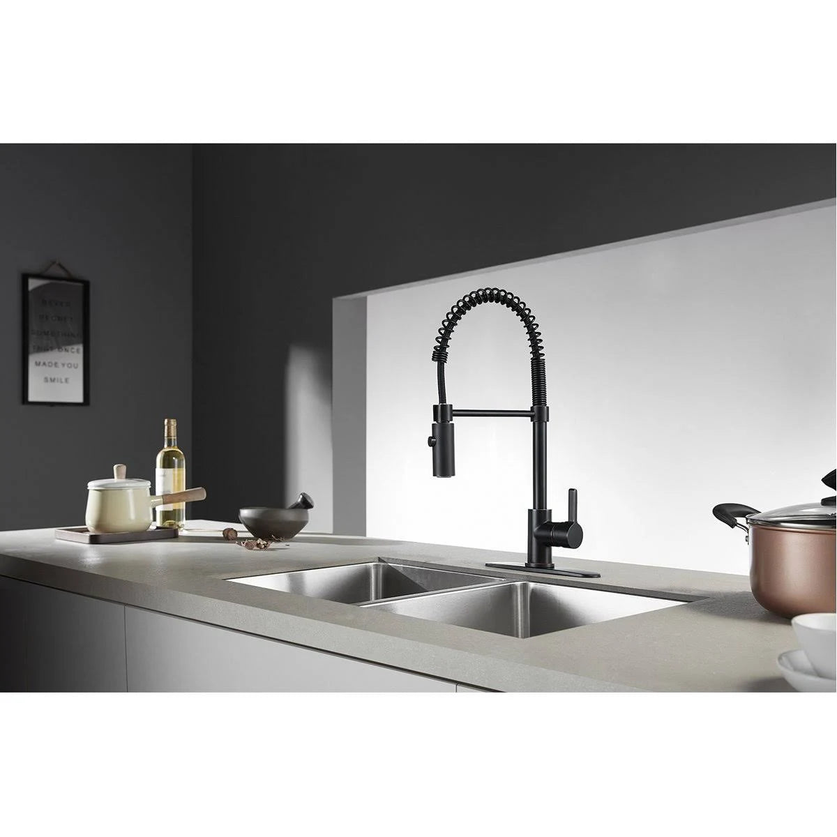 Polished Chrome Kitchen Faucet with Pull-Down Sprayer K401