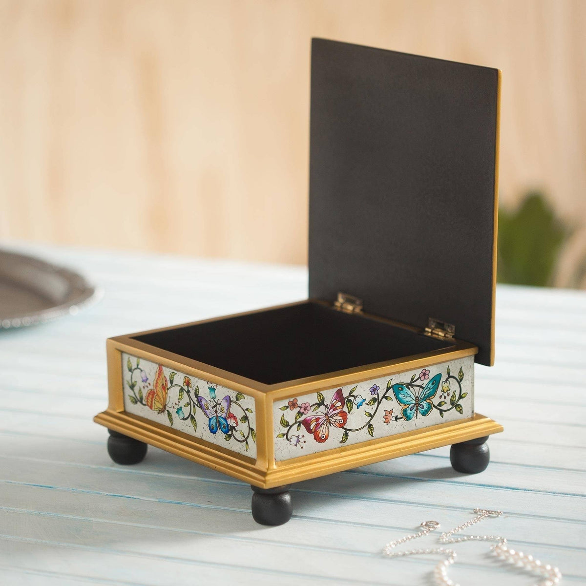 Ivory Reverse Painted Glass Decorative Box M405056