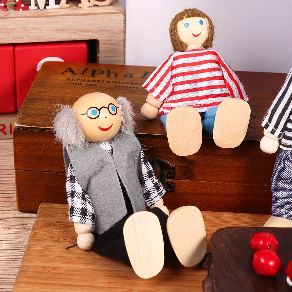 7 Pieces Wooden Dollhouse Family Set Mini People Figures N27450