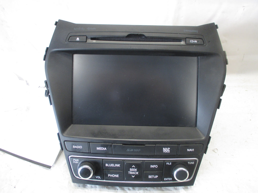 Pre-Owned Hyundai Santa Fe Radio Receiver with Navigation Display Screen OEM I519745